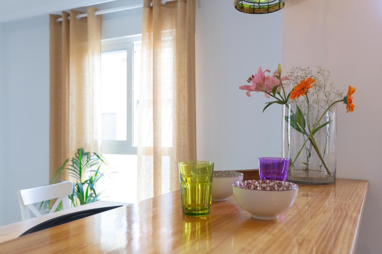 Luminoso Apartamento De Dos Habitaciones Con Terraza Y Parking En El Centro Malaga Luaran gambar