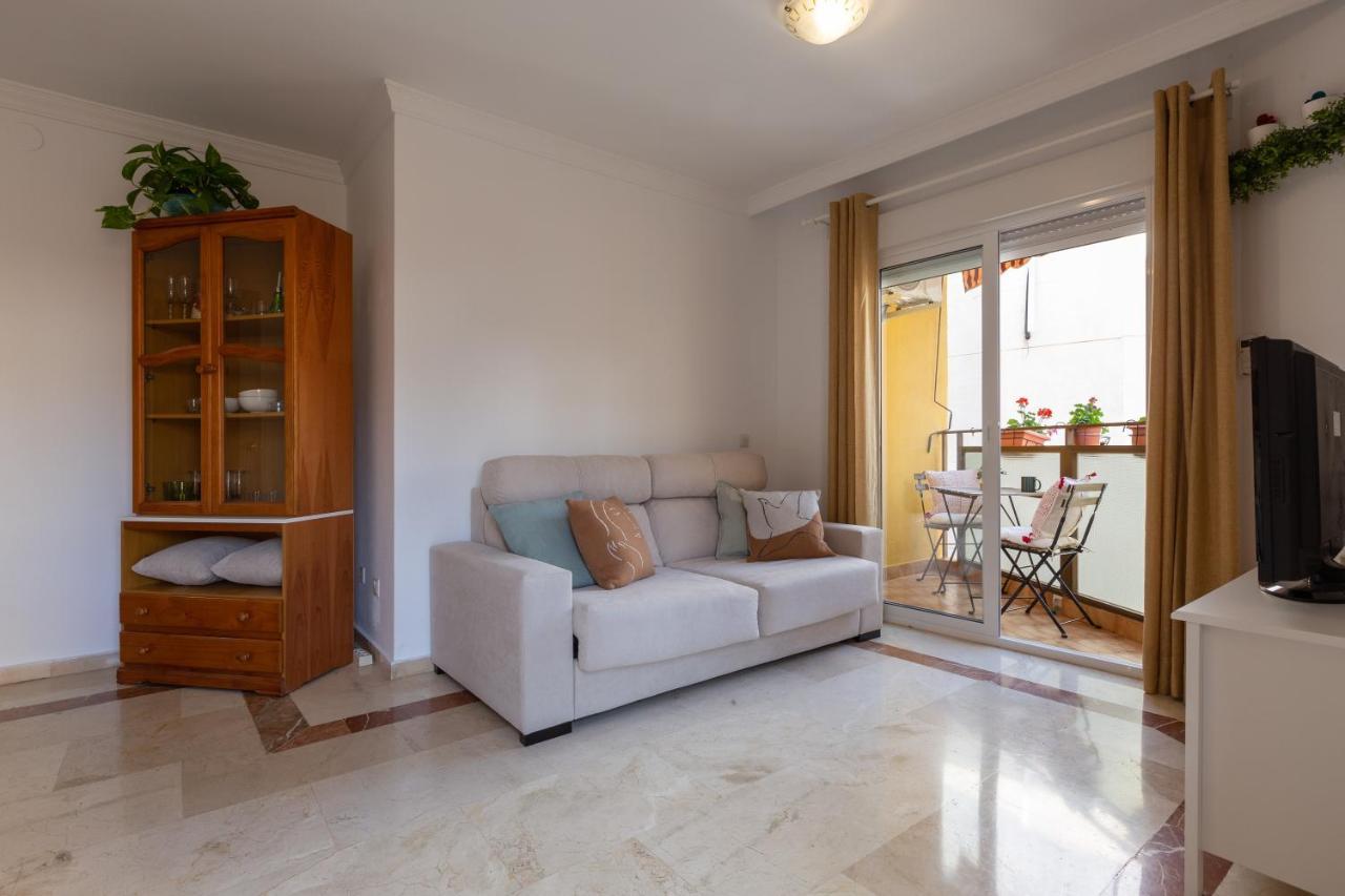Luminoso Apartamento De Dos Habitaciones Con Terraza Y Parking En El Centro Malaga Luaran gambar